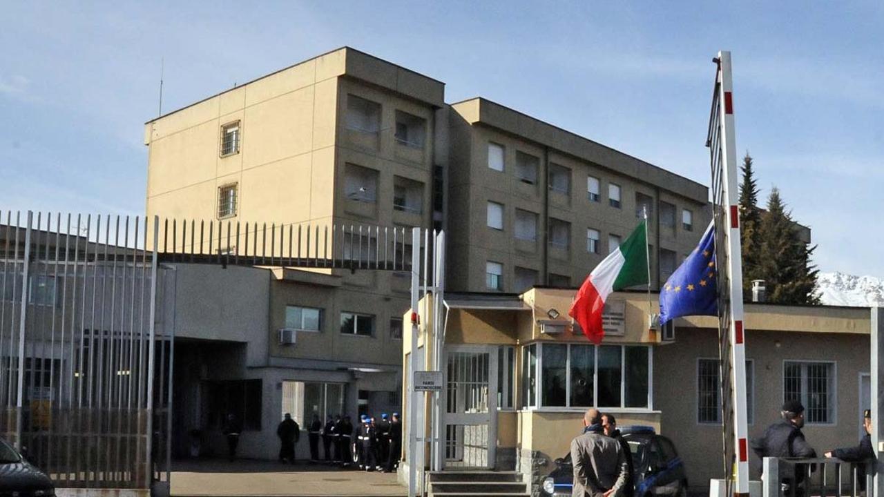 Sospese 23 guardie penitenziarie: accuse di torture sui detenuti, ecco le conclusioni del gip