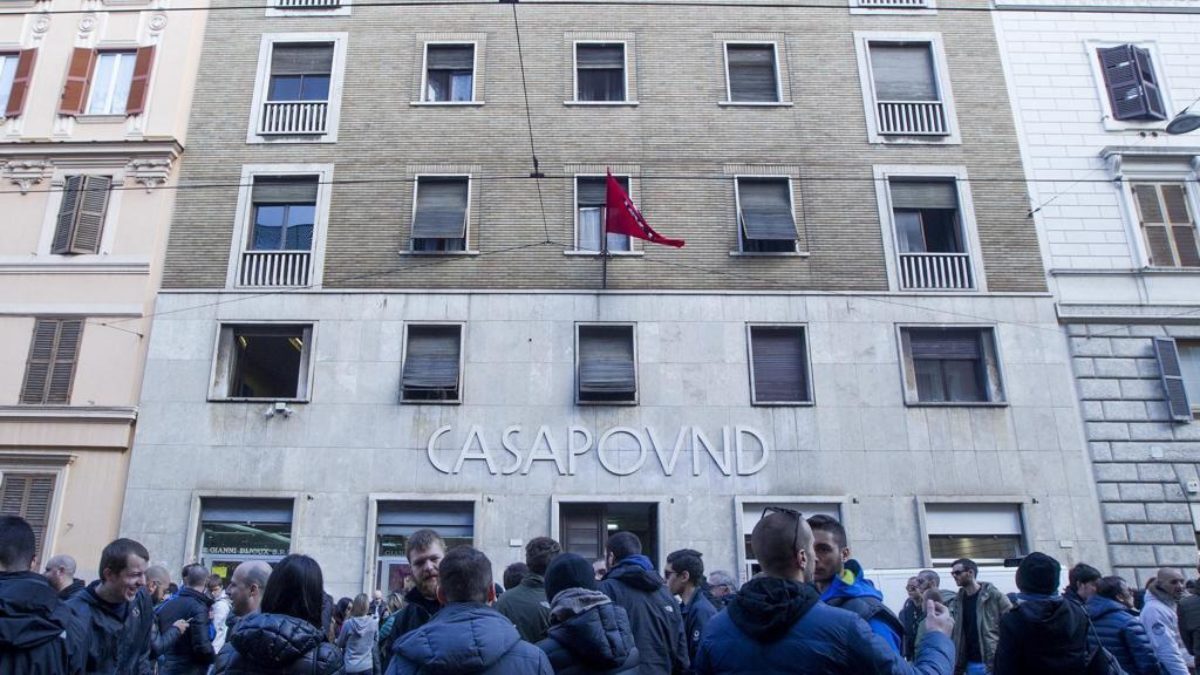 Casapound, chieste 11 condanne per l'occupazione abusiva dal palazzo di Roma