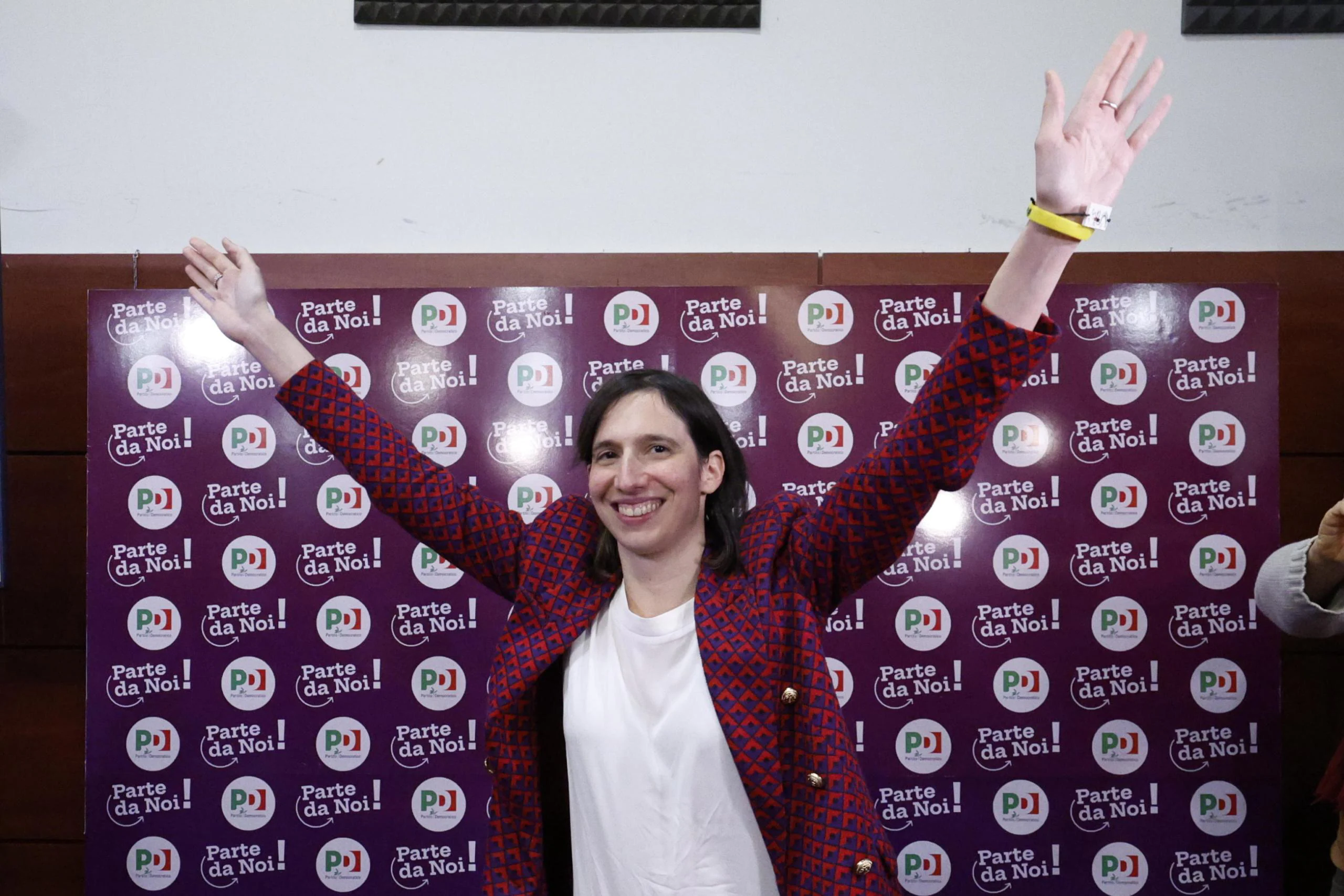Pd vince Elly Schlein: chi è la prima segretaria donna e femminista
