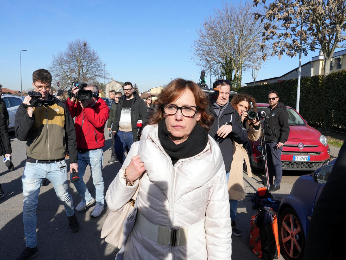 Ilaria Cucchi visita Cospito: "Condizioni allarmanti, non vuole incontrare altri politici"