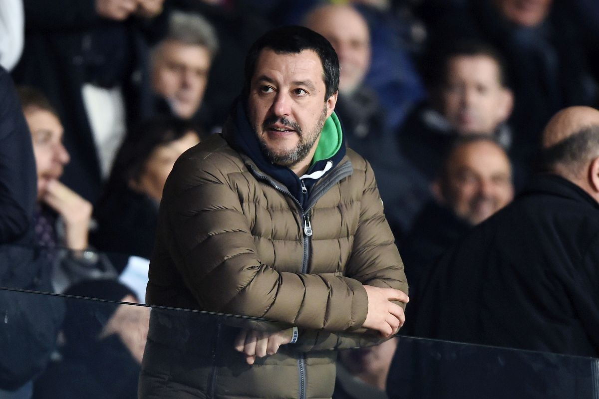 Salvini il tuttologo difende (anche) la Juve: "Mi sembra strano che il sistema coinvolga solo i bianconeri..."