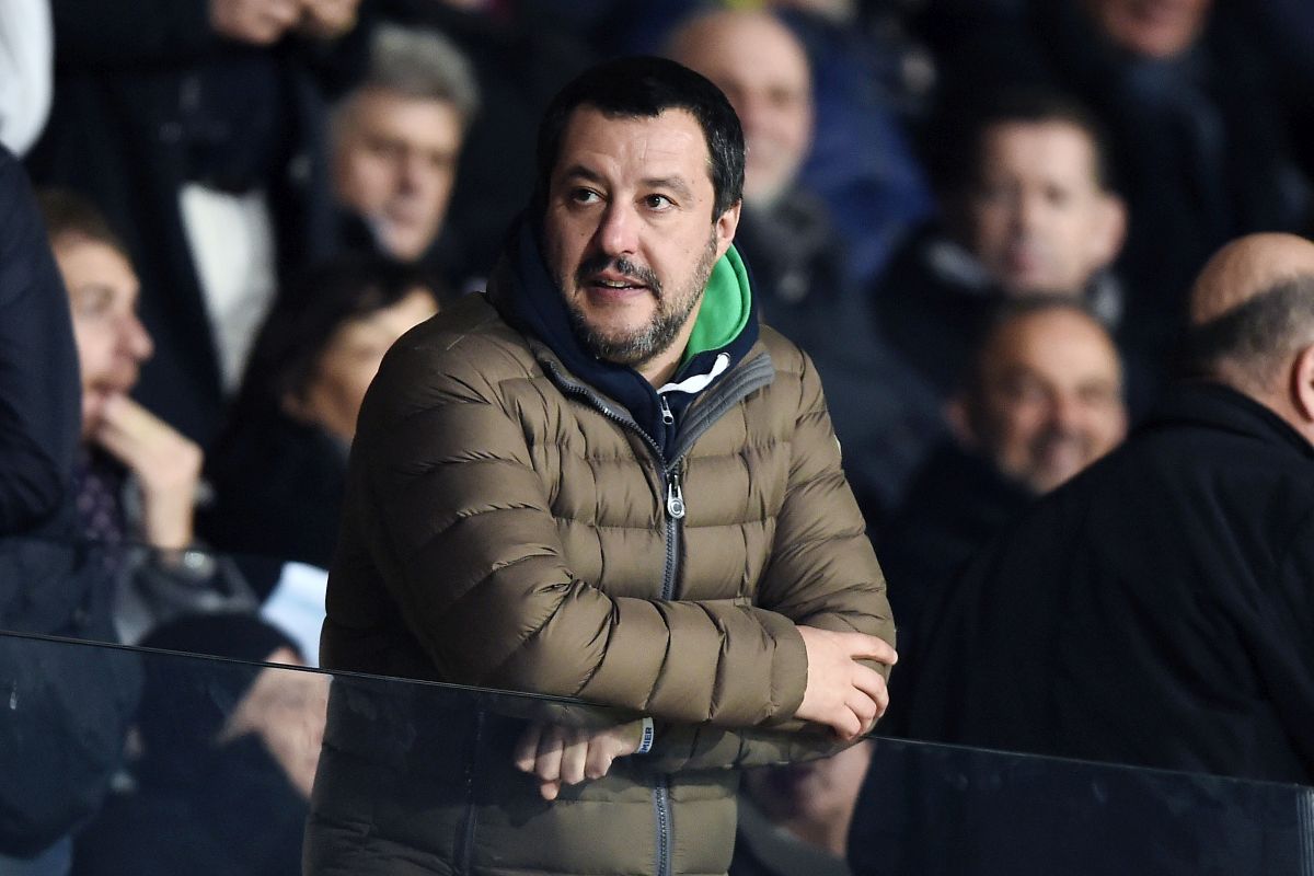 Salvini il tuttologo difende (anche) la Juve: "Mi sembra strano che il sistema coinvolga solo i bianconeri..."