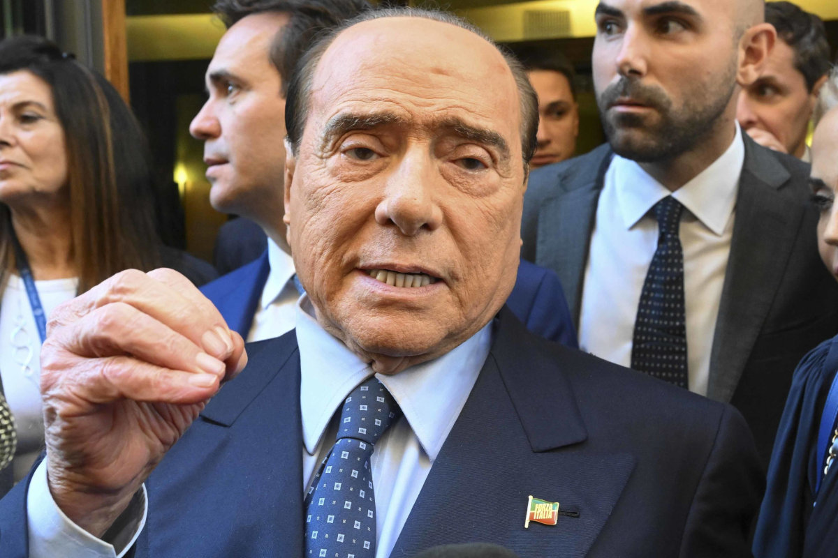 Silvio Berlusconi ancora ricoverato: ecco l'ultimo bollettino medico del San Raffaele...