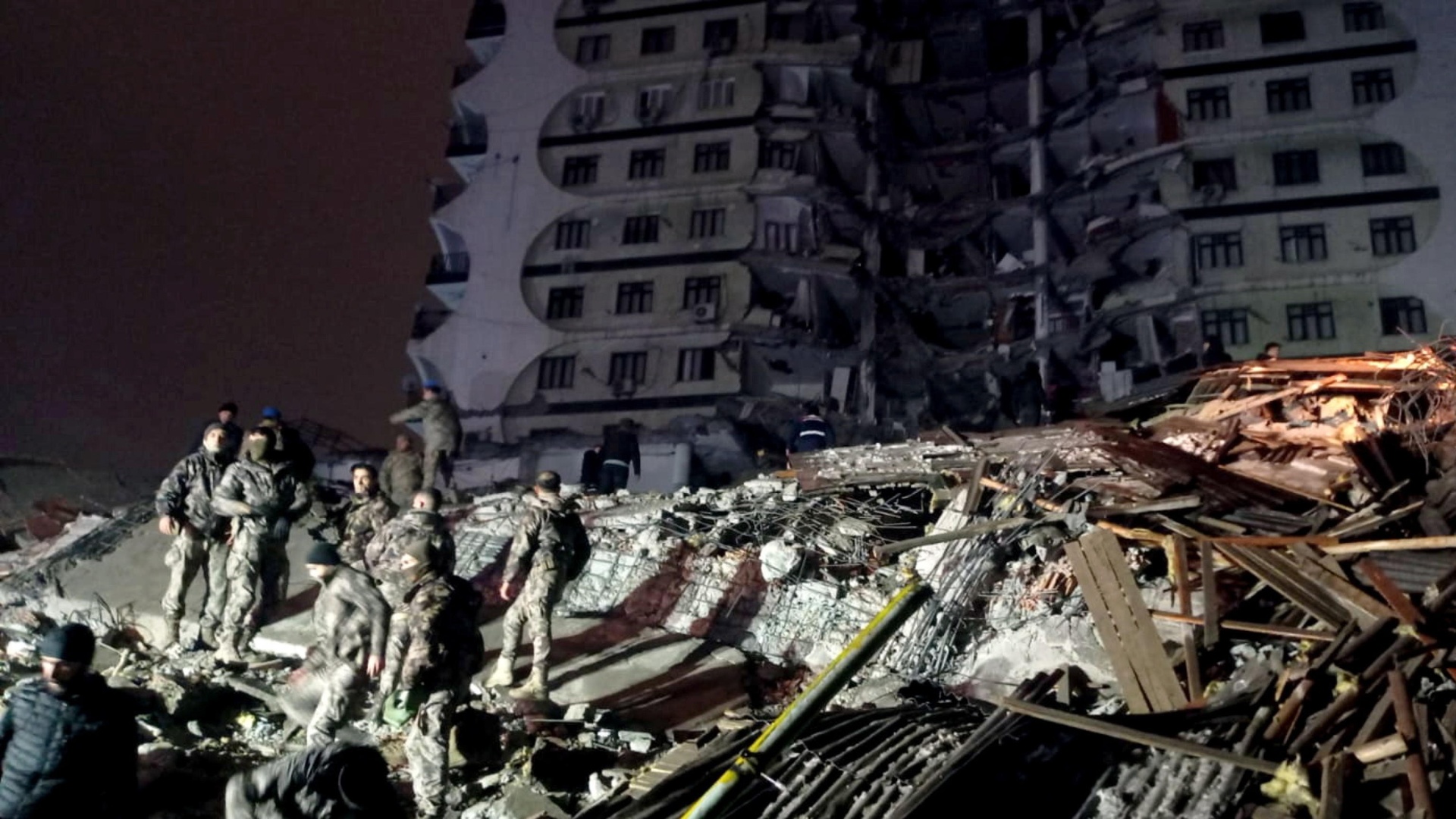 Terremoto in Turchia, l'Usgs: "Le stime parlano di circa 10mila morti"