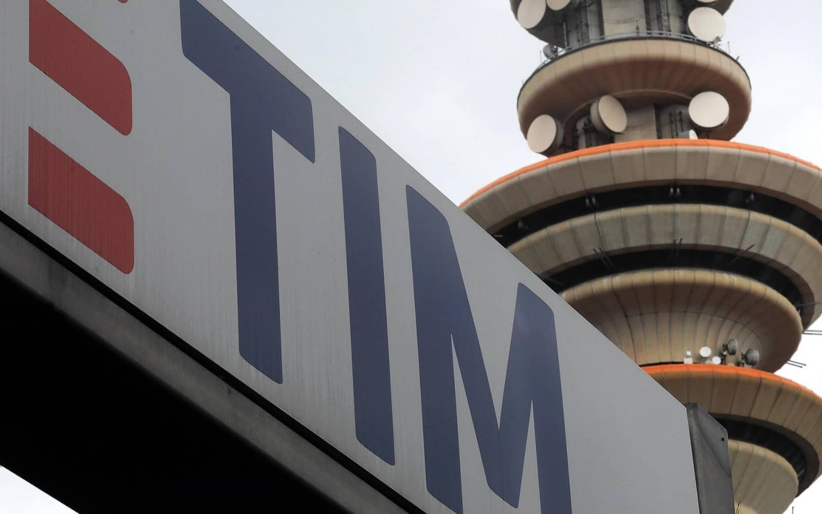 Tim in down, grossi problemi per le connessioni internet: si esclude l'attacco hacker