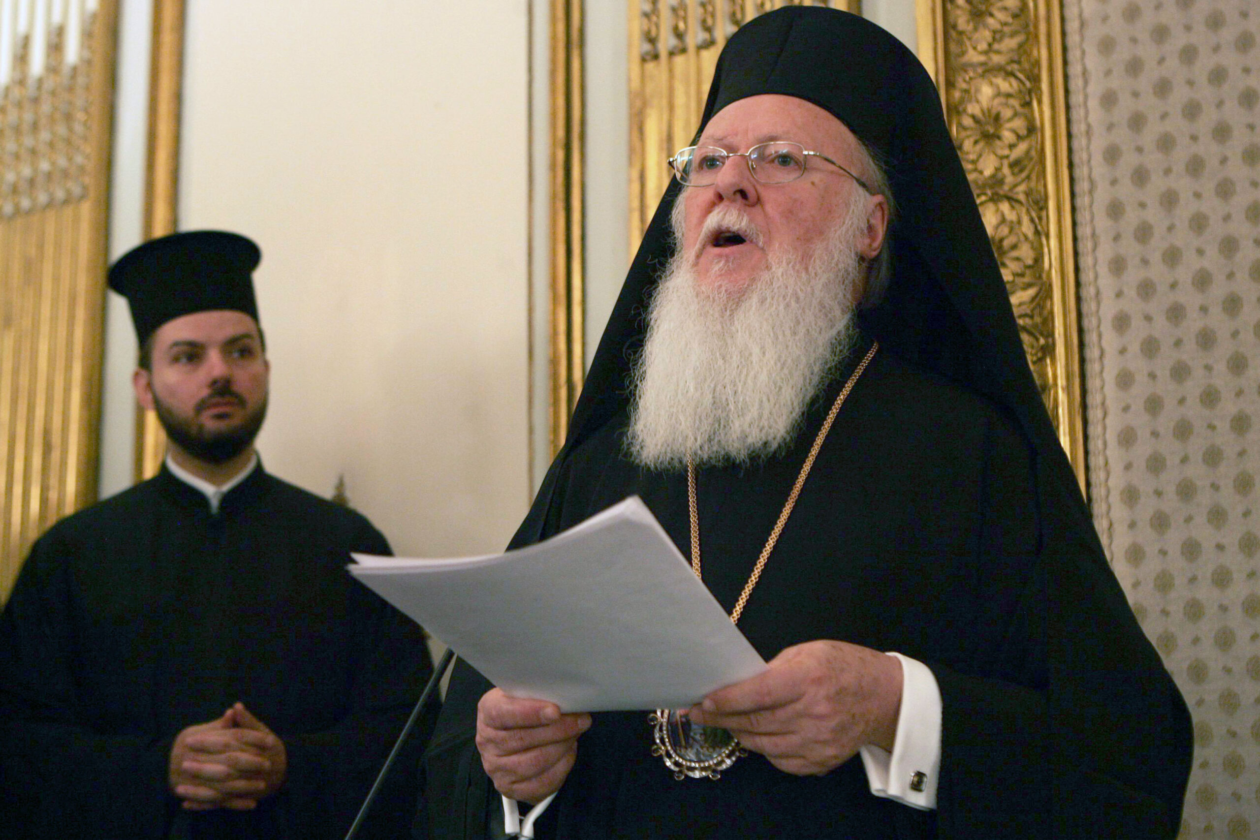 Ucraina, il Patriarca di Costantinopoli contro Kirill: "Complice dei crimini russi"