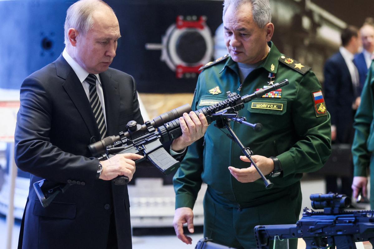Gli esperti dicono che è improbabile che Putin usi armi nucleari in Ucraina