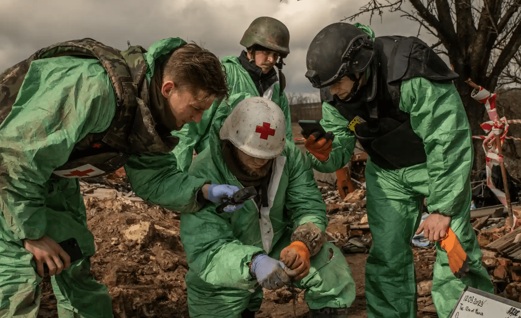 'Tulipano nero': i volontari che cercano corpi di soldati russi da scambiare con quelli ucraini