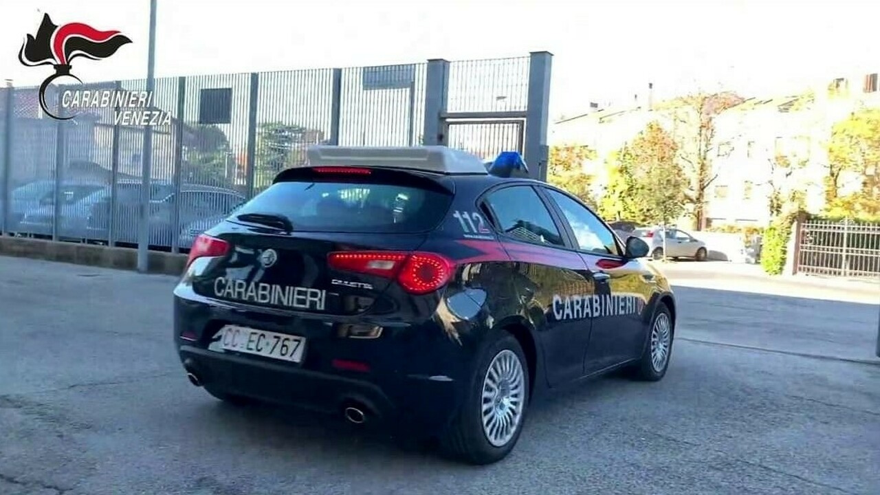 Anziani maltrattati in una rsa, arrestati 4 operatori sociosanitari