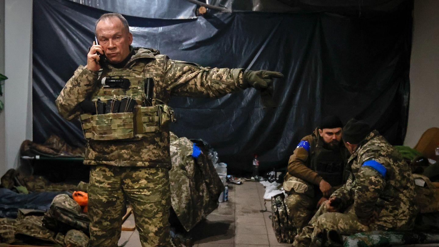 Il generale ucraino: "A Bakhmut resistiamo per logorare le forze russe"