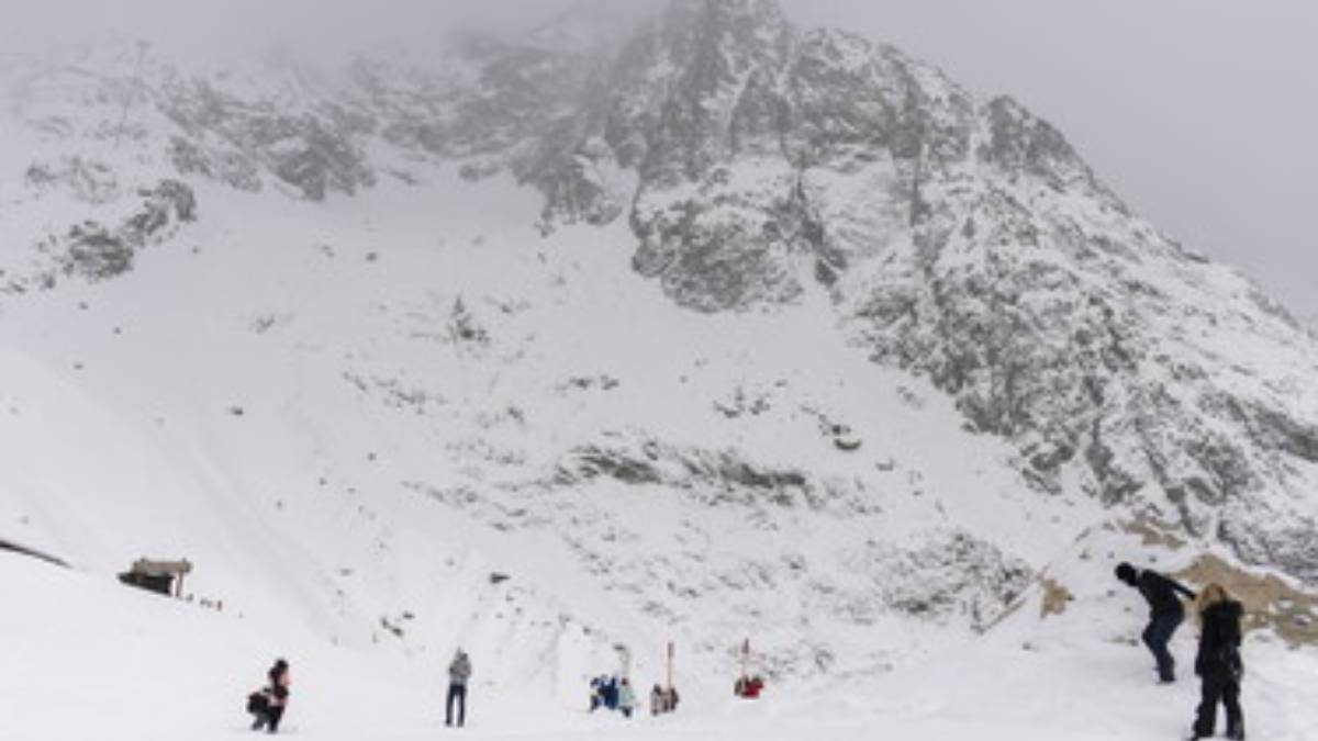 Courmayeur: valanga in Val Veny. Due sciatori ancora dispersi