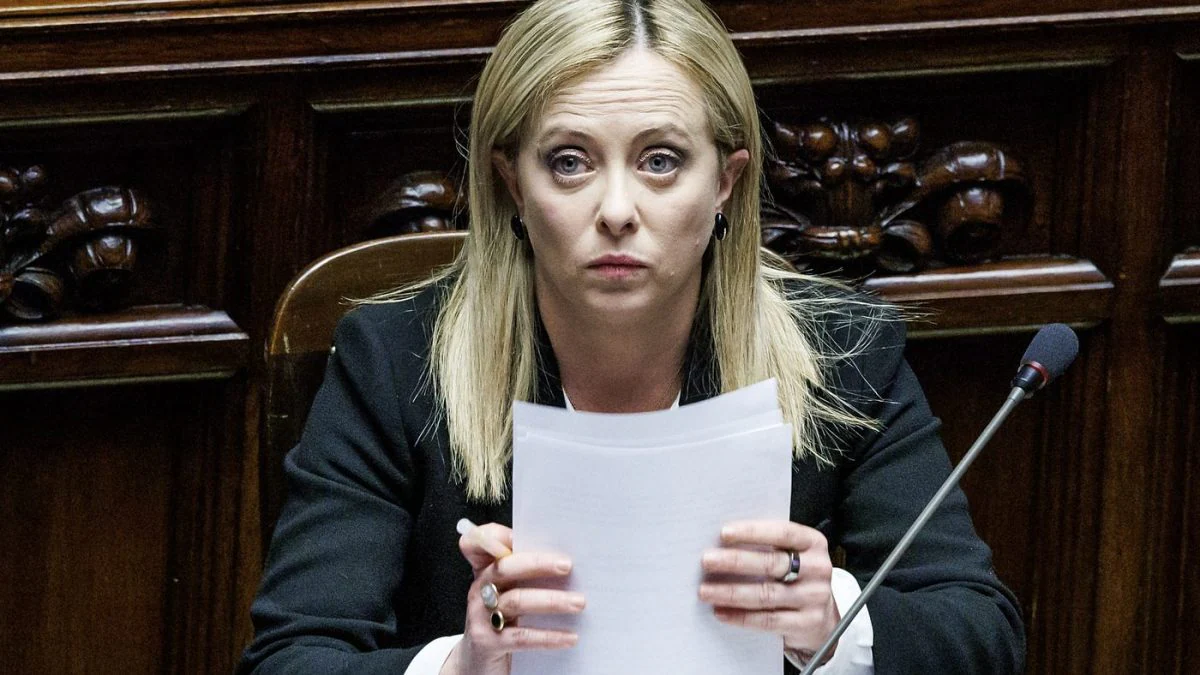 Giorgia Meloni risponde a Séjourné: "Polemiche per regolare questioni interne"