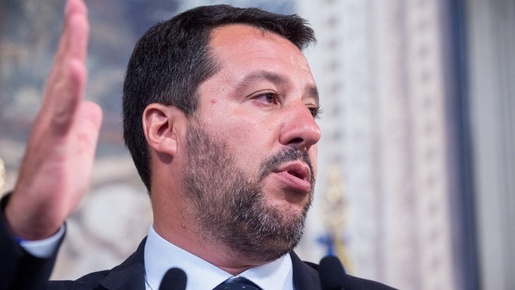 Ponte sullo Stretto, Salvini esagera e tira in ballo Mattarella: "Non siete d'accordo? Chiedete a lui..."