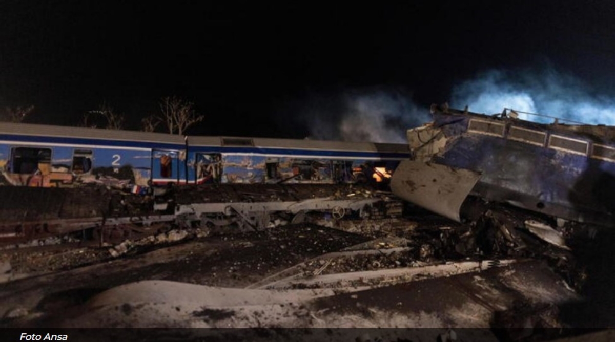 Incidente ferroviario a Larissa, i morti salgono a 46: proteste in diverse città