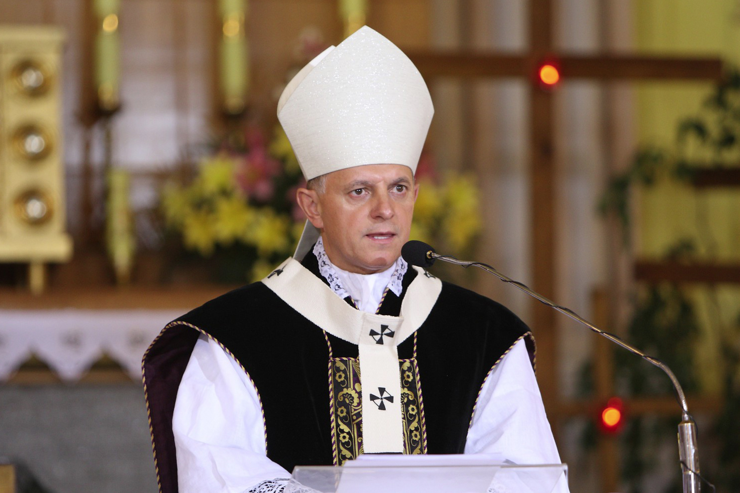 Ucraina, l'arcivescovo di Leopoli: "I governi si mettano d'accordo per finire la guerra"