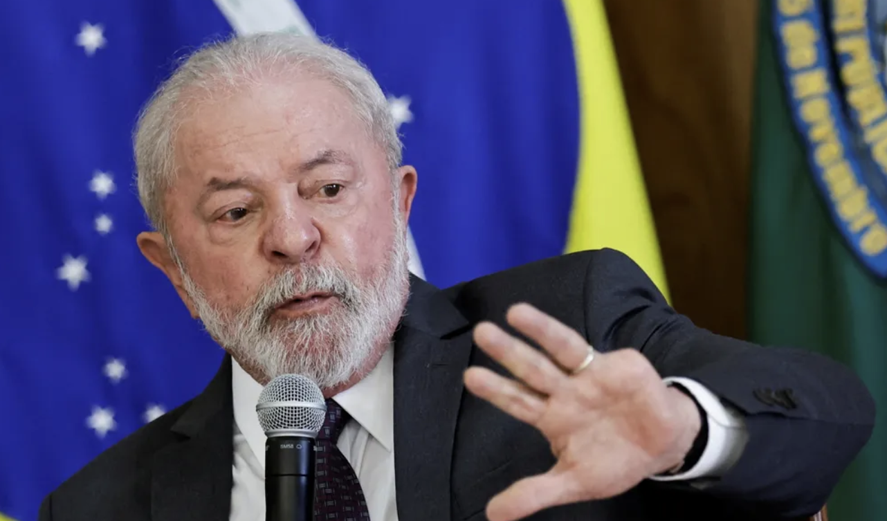 Zelensky: "Lula vuole essere originale sulla fine della guerra ma non trova tempo per incontrarmi"