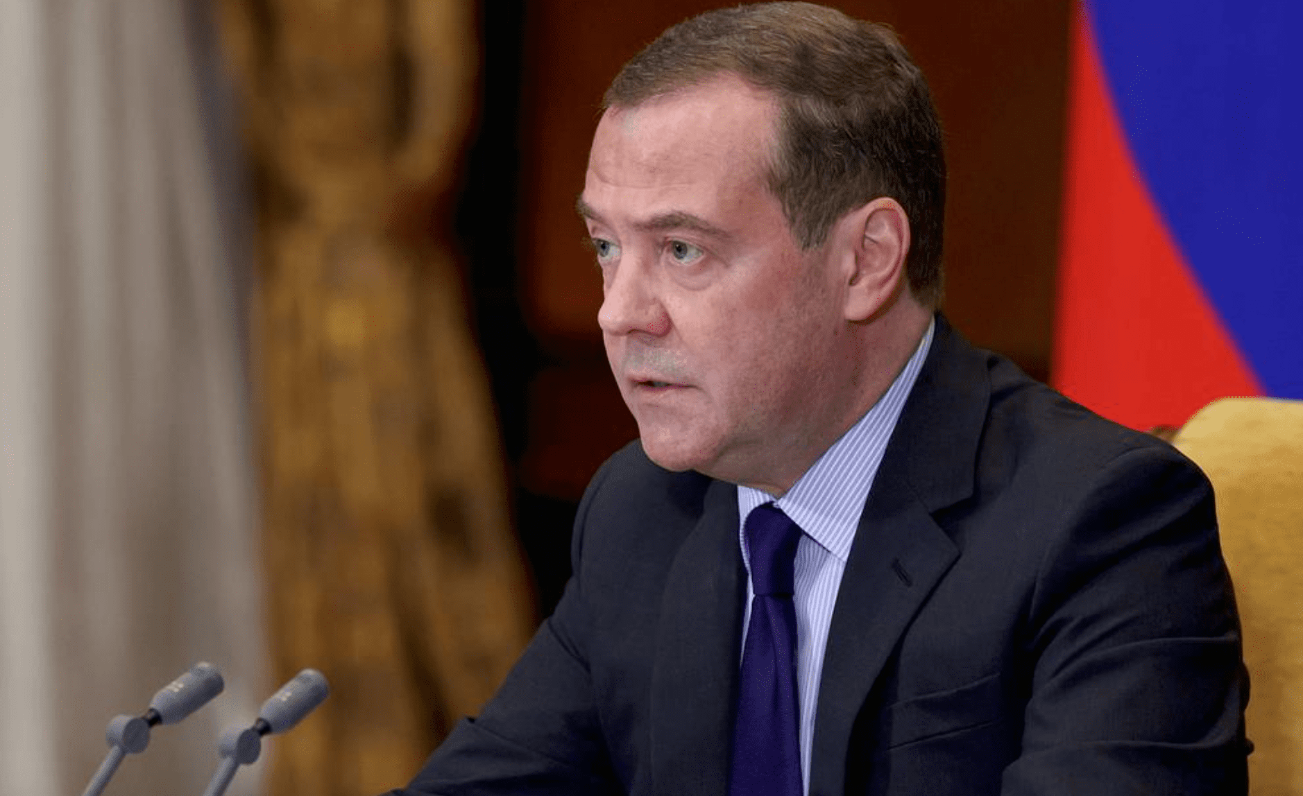 Medvedev definisce quello di Kiev un regime neonazista di cani drogati