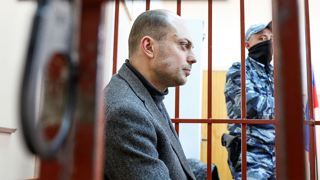 Kara-Murza in Siberia: per l'oppositore di Putin 25 anni di prigione per aver criticato la guerra in Ucraina