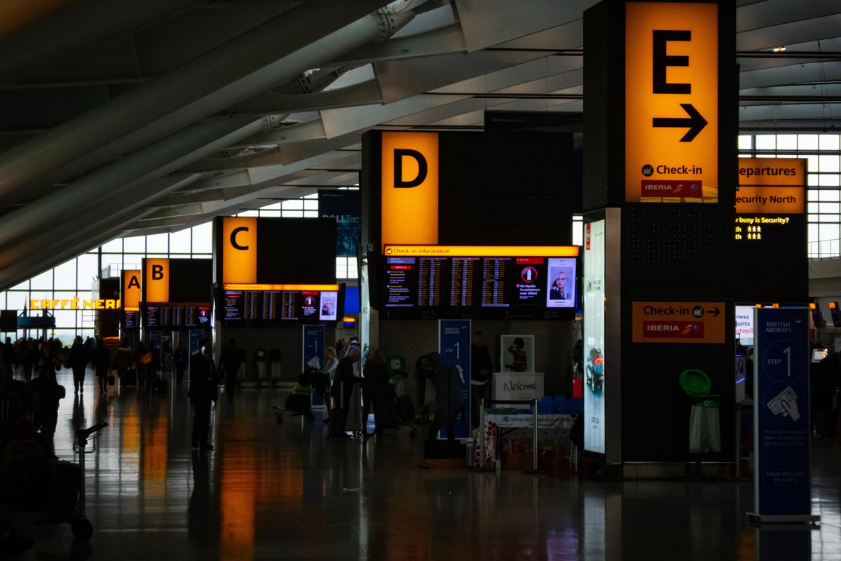 Uk, addio al divieto di liquidi in aereo: ecco il nuovo scanner che cambierà la sicurezza