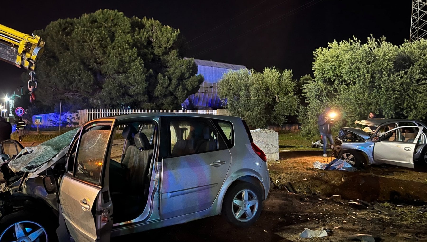 Bitonto, scontro tra due auto: morti 4 giovani, altri due feriti nell'incidente