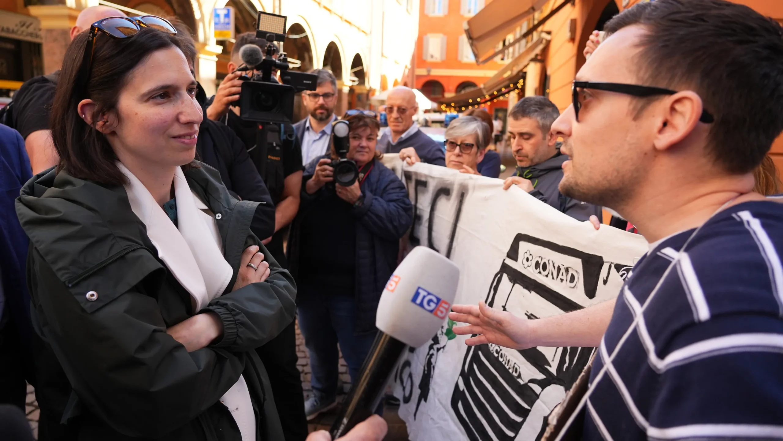 Schlein commissaria il Pd della Campania: "No a pacchetti di tessere e capibastone"
