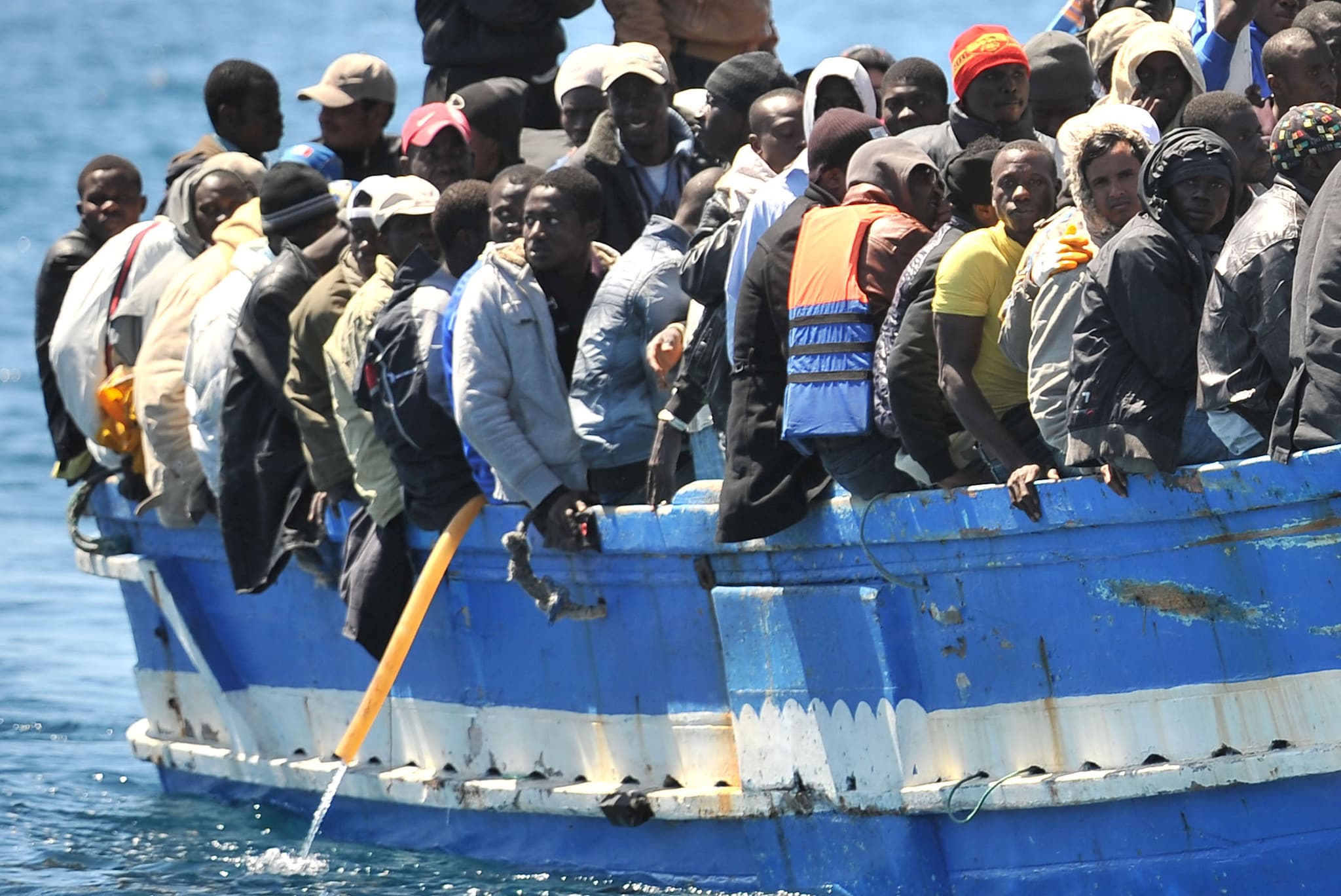 A Lampedusa arrivano altre 679 migranti (ma Meloni e Salvini non si dimettono)