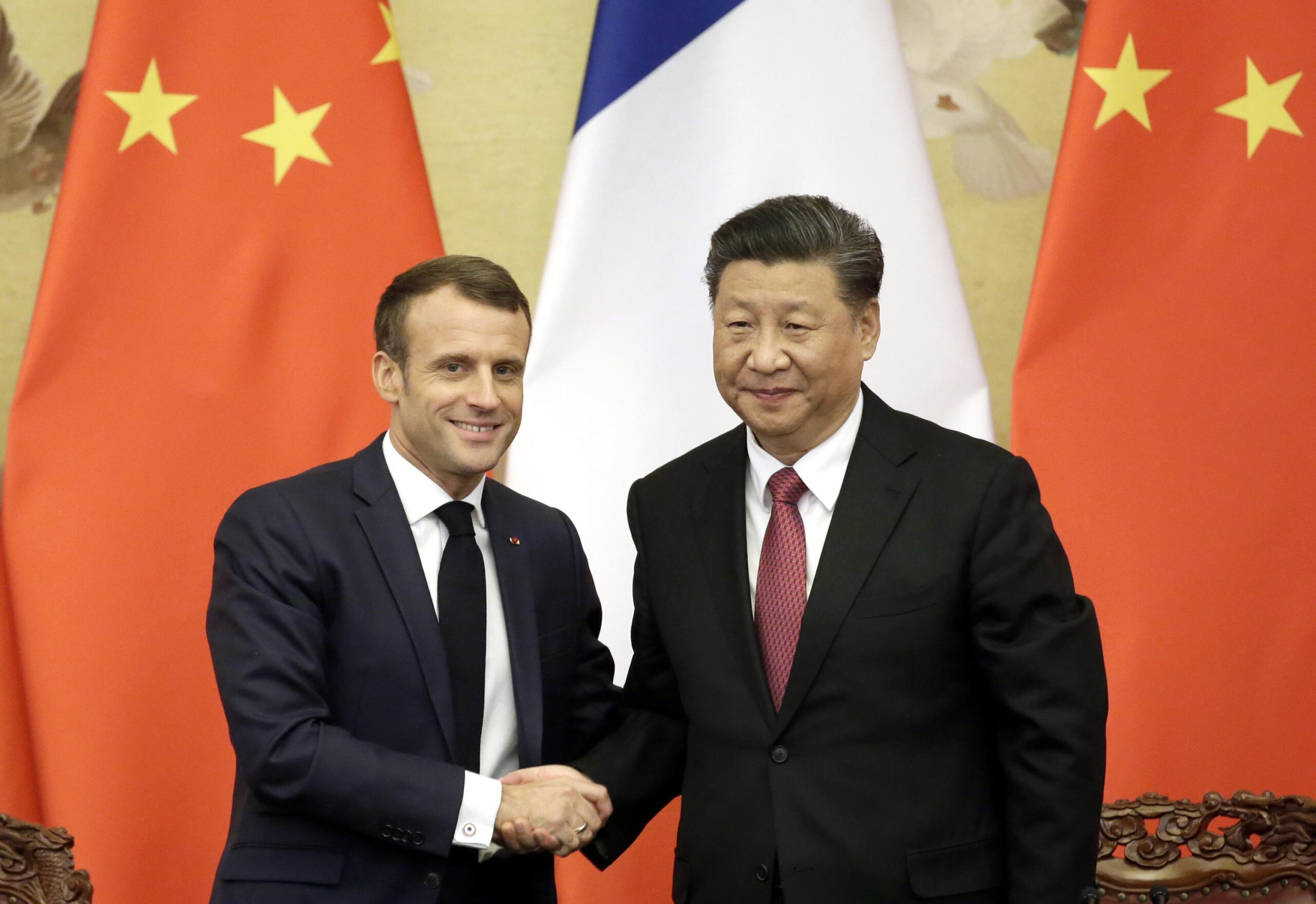 Xi Jinping a Macron: "Viviamo profondi cambiamenti ma superiamo le differenze"
