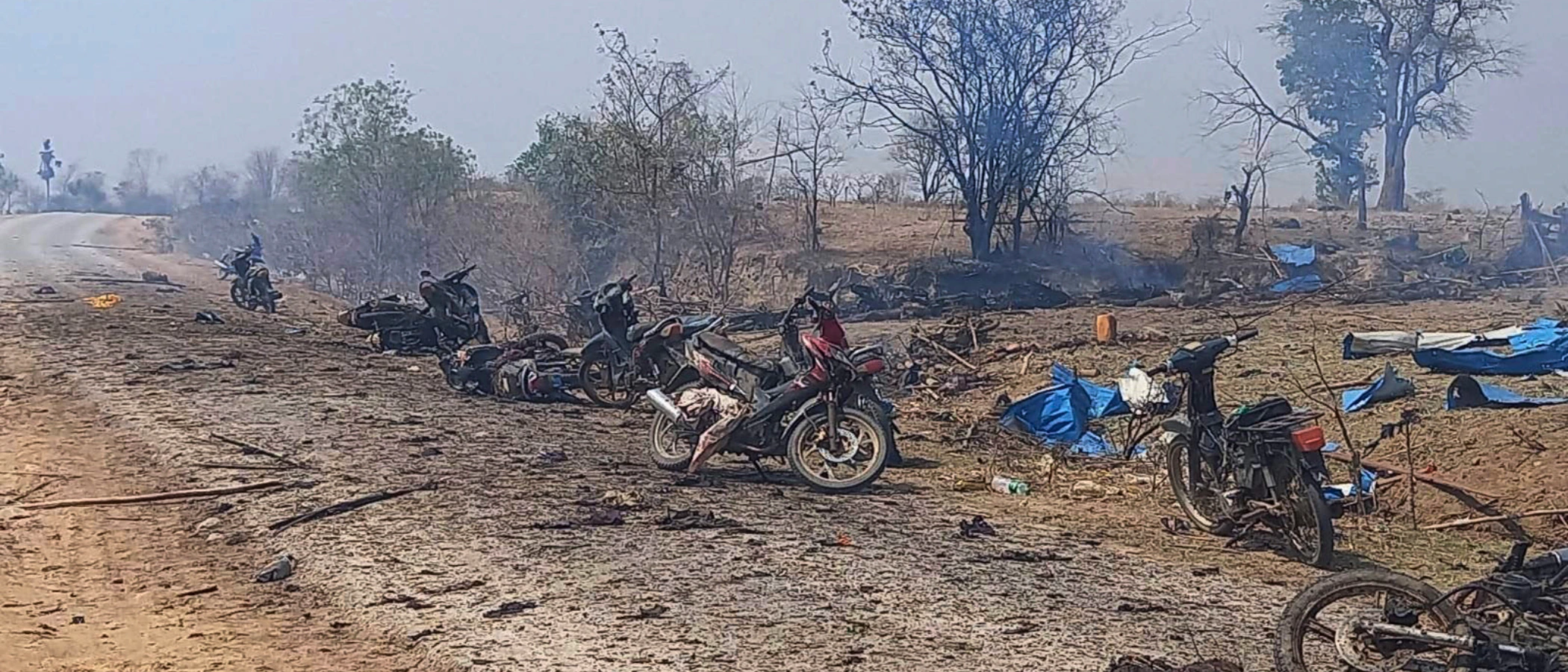 Myanmar, la giunta militare bombarda un villaggio: oltre 100 morti, anche donne e bambini