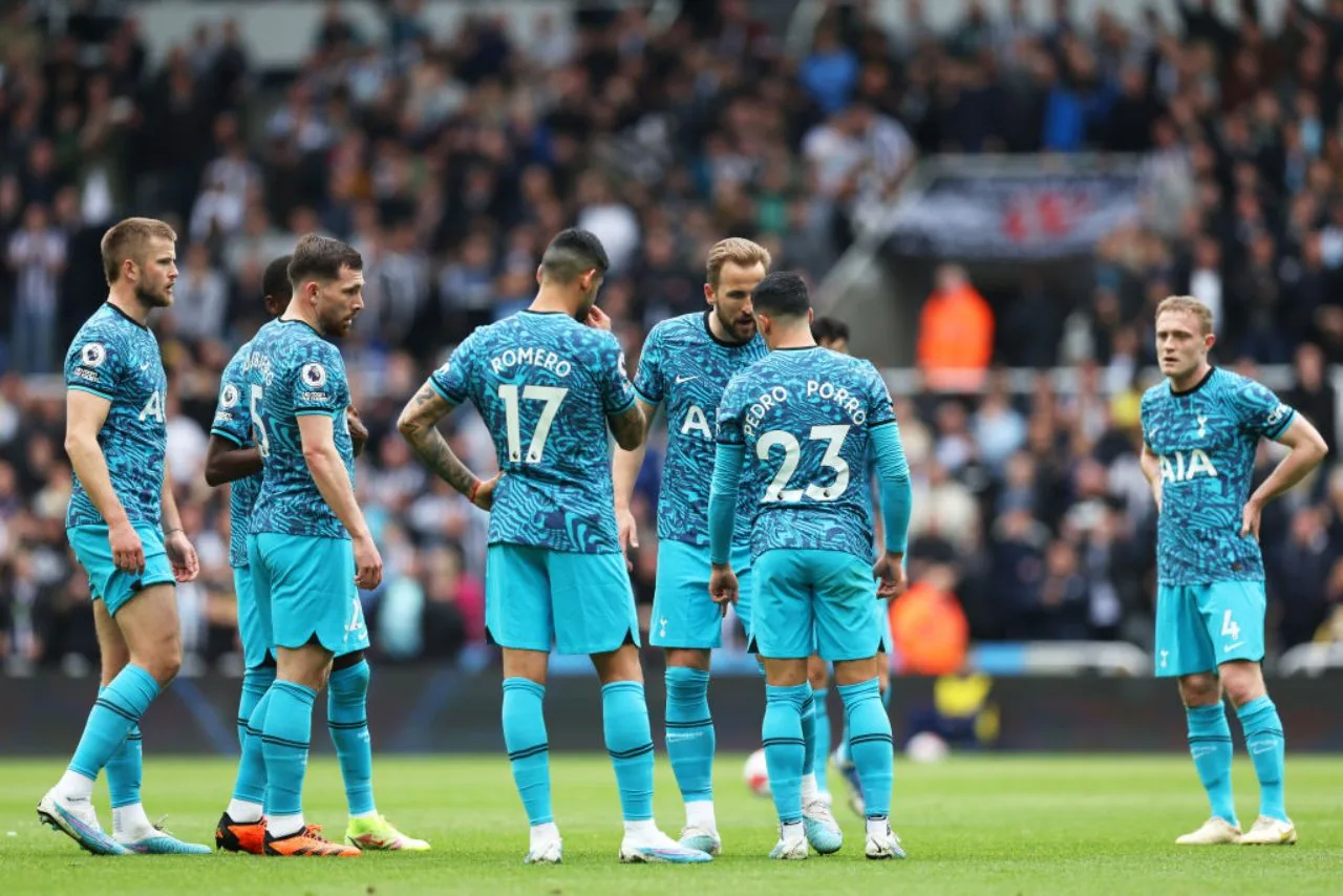 Tottenham, i giocatori rimborsano i tifosi dopo il 6-1 in casa del Newcastle: "Capiamo la vostra rabbia"