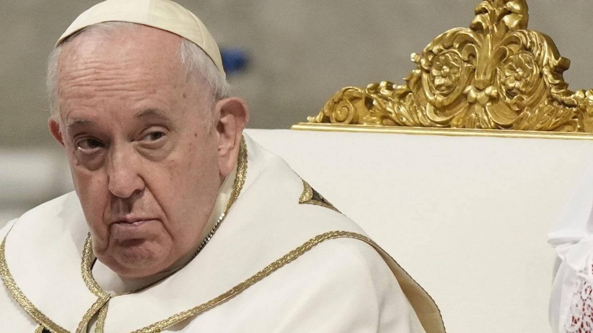 Papa Francesco ricoverato al Gemelli, sarà operato: ecco le condizioni del Pontefice