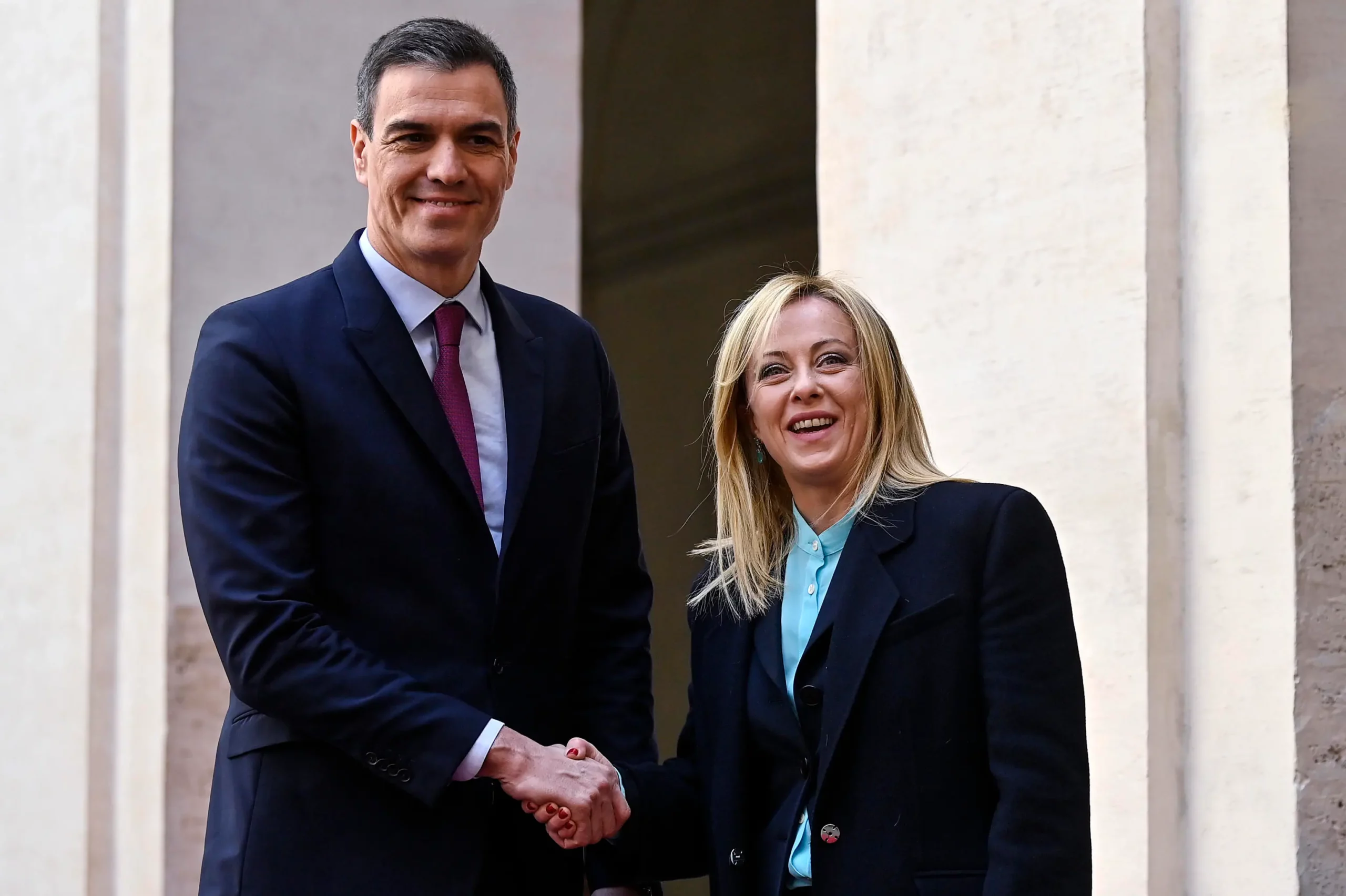 Giorgia Meloni incontra Pedro Sanchez: "Tra Italia e Spagna partenariato strategico"