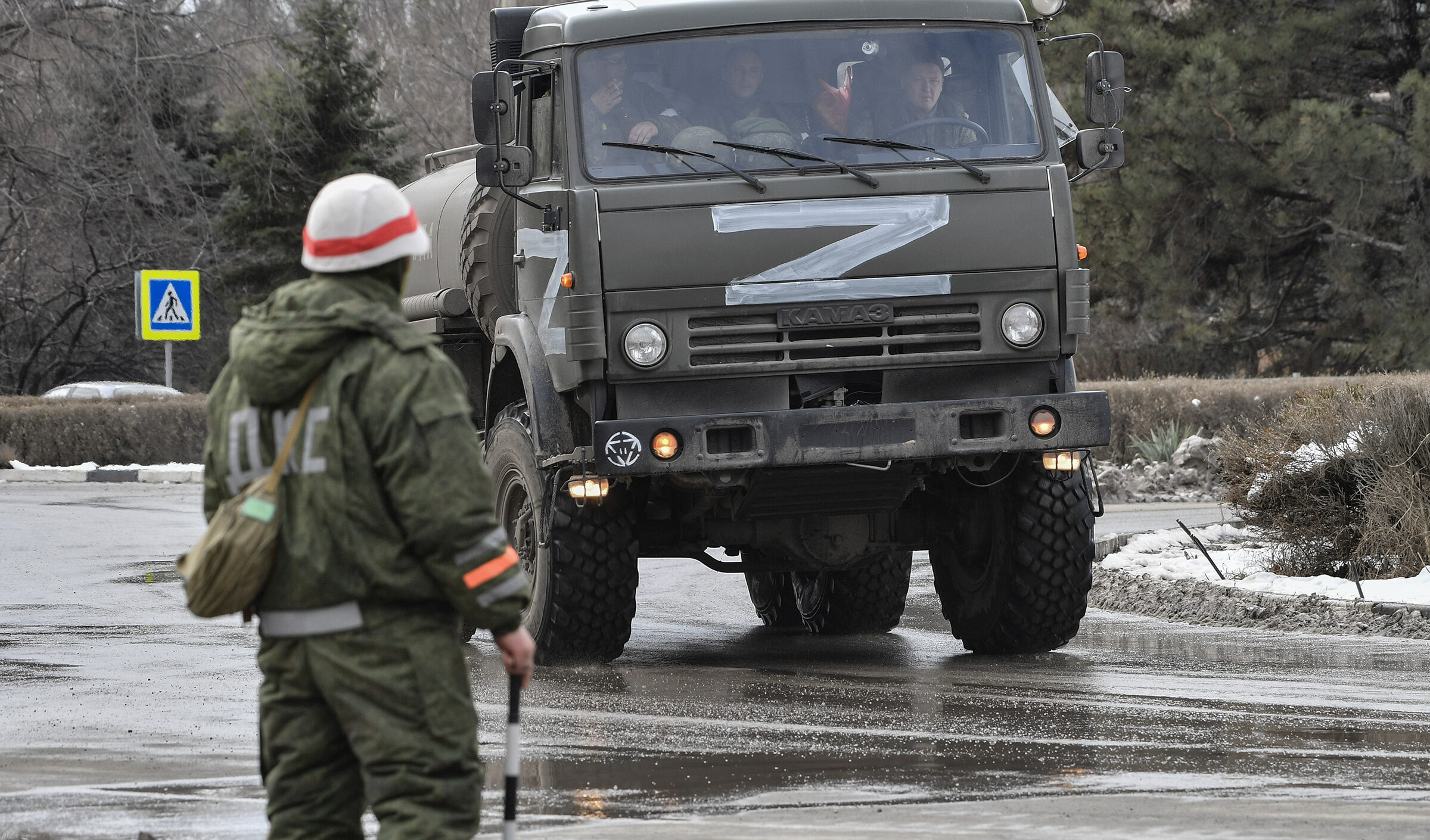 San Pietroburgo, 5 studenti redarguiti per aver fatto domande scomode a due soldati russi