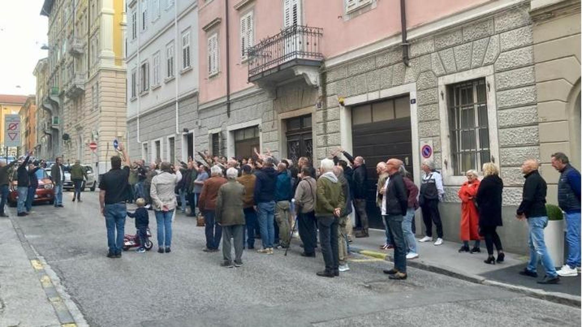Trieste, saluti fascisti a una commemorazione: protagonista un assessore di Fdi