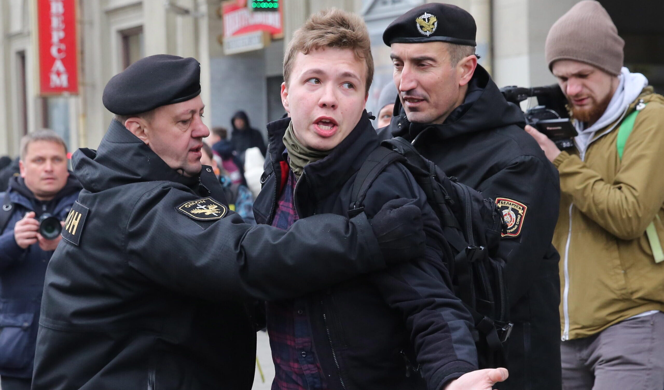 Bielorussia, graziato il giornalista dissidente Protasevich: era stato condannato a 8 anni