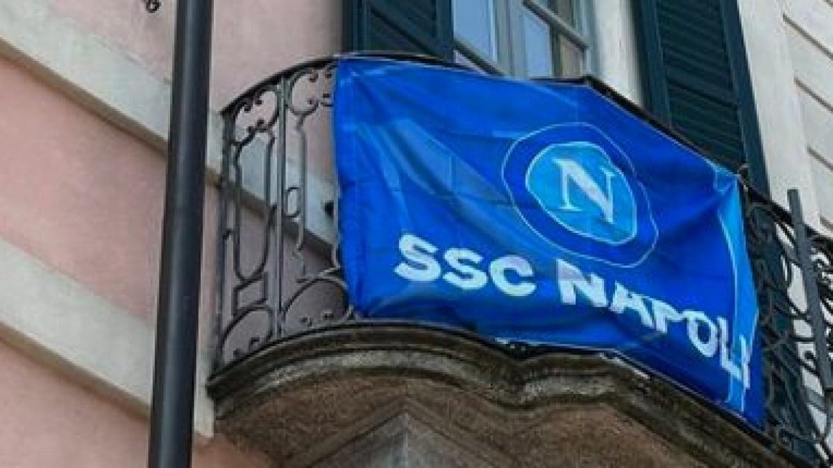 Tifosi del Napoli picchiati a Varese mente festeggiavano: il sindaco condanna l'aggressione e...