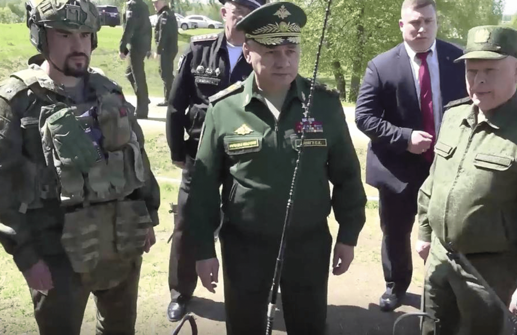 Shoigu visita i campi di addestramento dei soldati destinati a diventare carne da macello in Ucraina