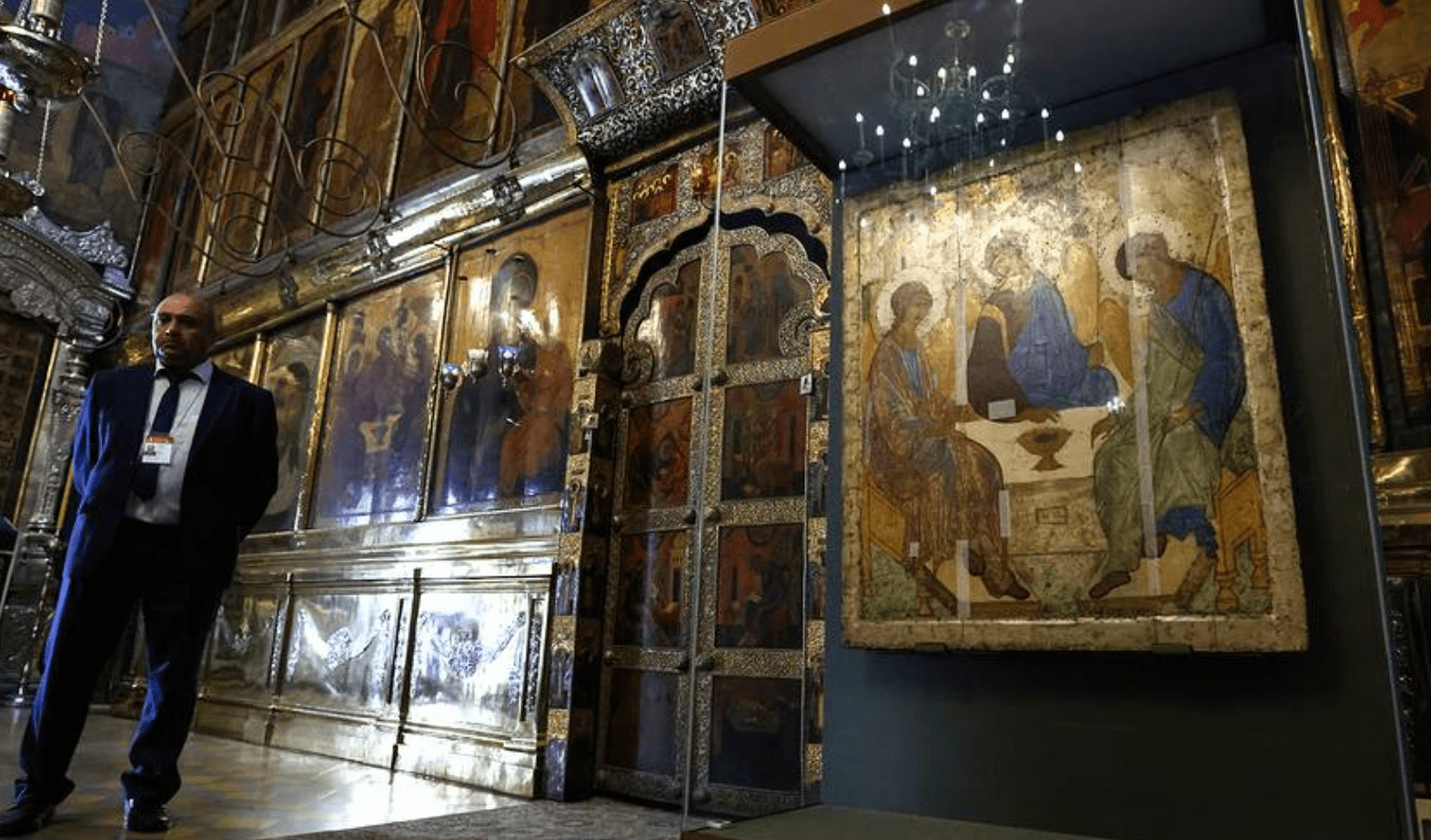 Частица ризы в храме христа спасителя. Храм христа спасителя икона привезли. Пояс богородицы в москве 2011. Привезли икону в храм христа спасителя. С праздником торжества православия.