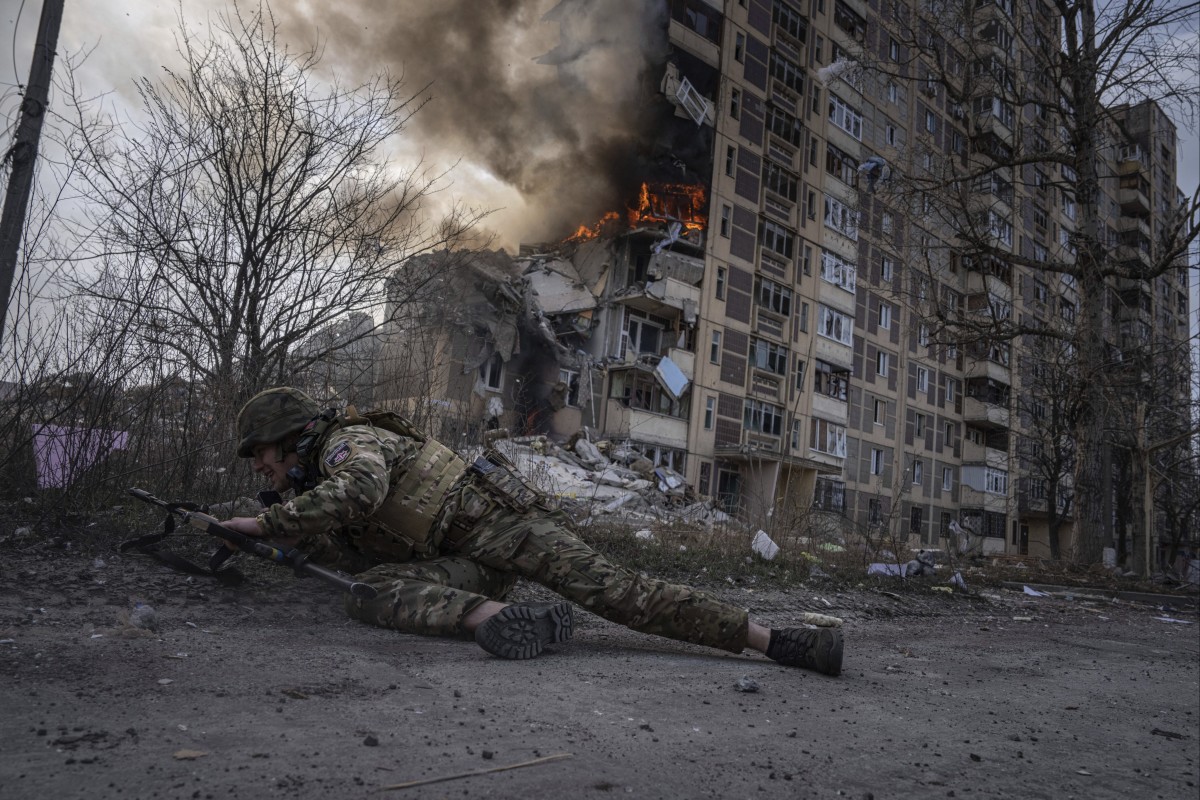 L'Ucraina accusa i russi: "Distruggono deliberatamente la città di Avdiivka"