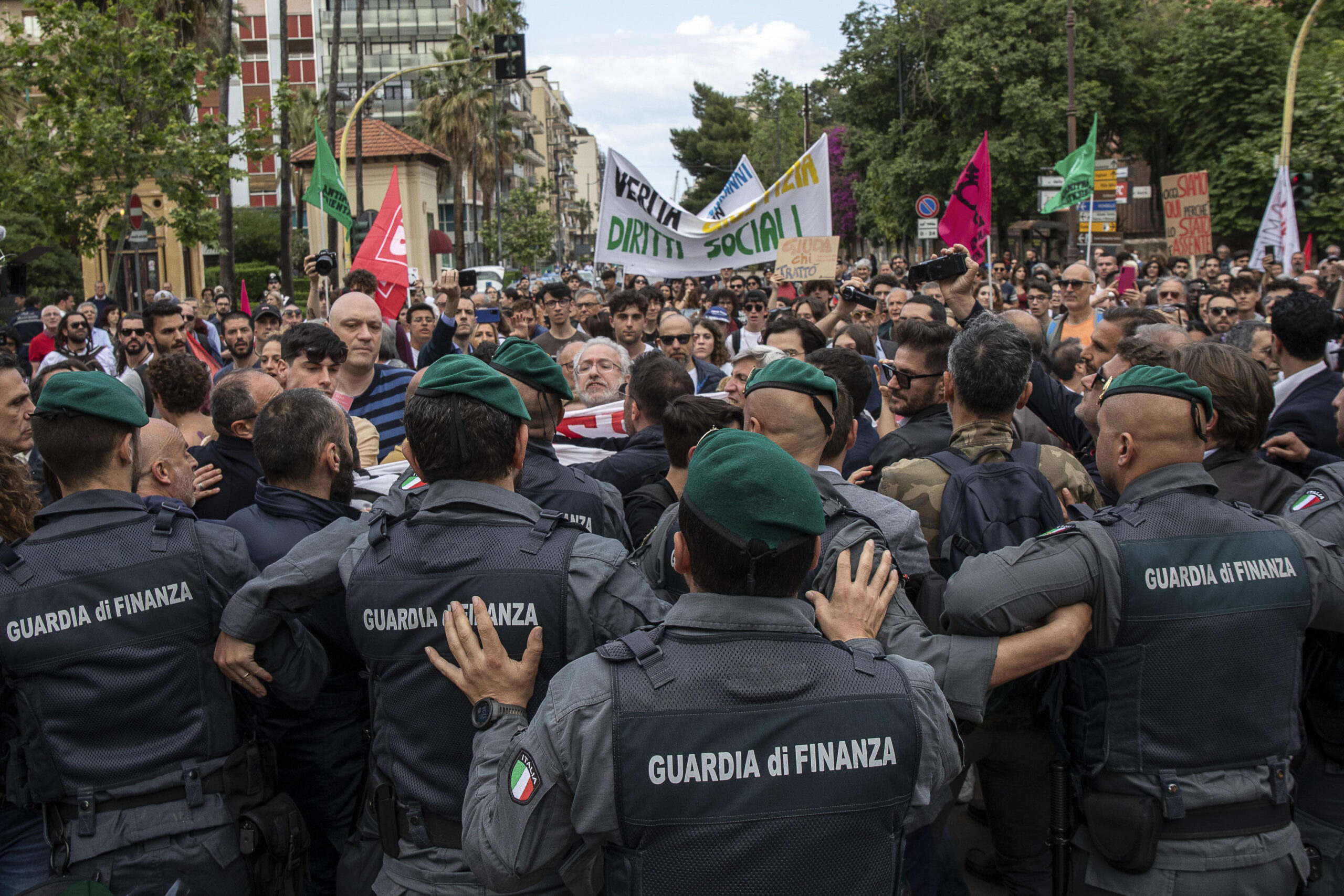 Scarpinato (M5s): "Inaccettabili i manganelli durante la celebrazione di Giovanni Falcone"