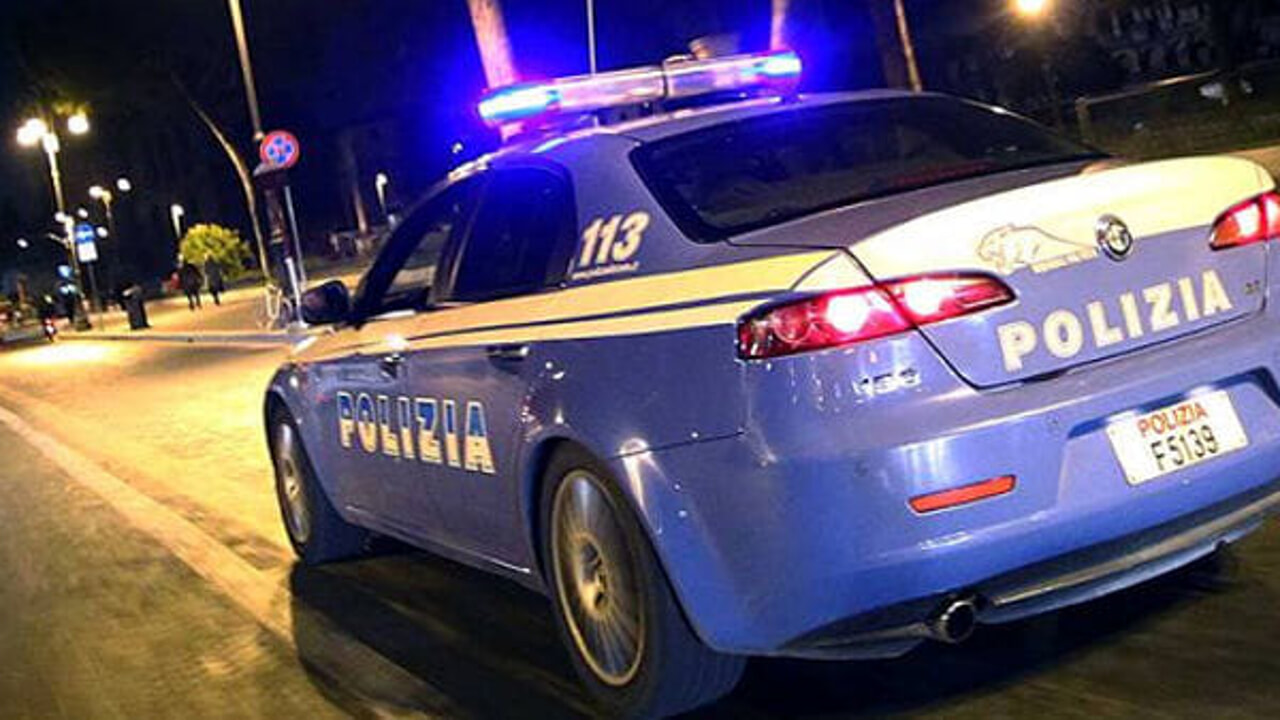Due sorelle di 16 e 12 anni fanno un colpo da 500mila euro: il padrone di casa le scopre e chiama la polizia