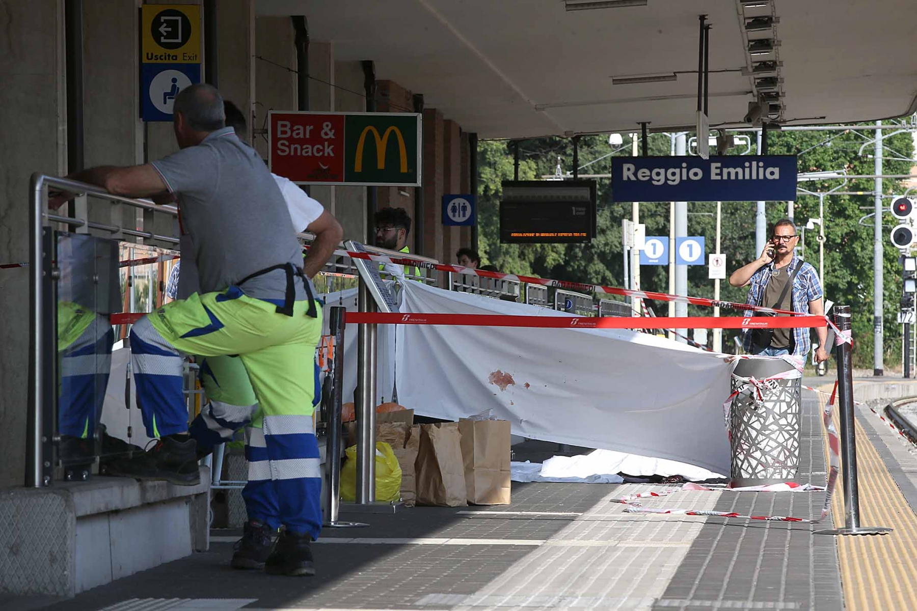 Omicidio di un 18enne alla stazione del treno, fermato un giovane di 23 anni