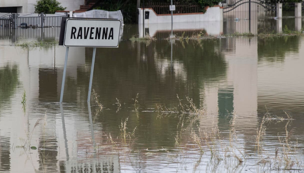 Maltempo, il sindaco di Ravenna: "Migliaia di persone evacuate, è stata una corsa contro il tempo"