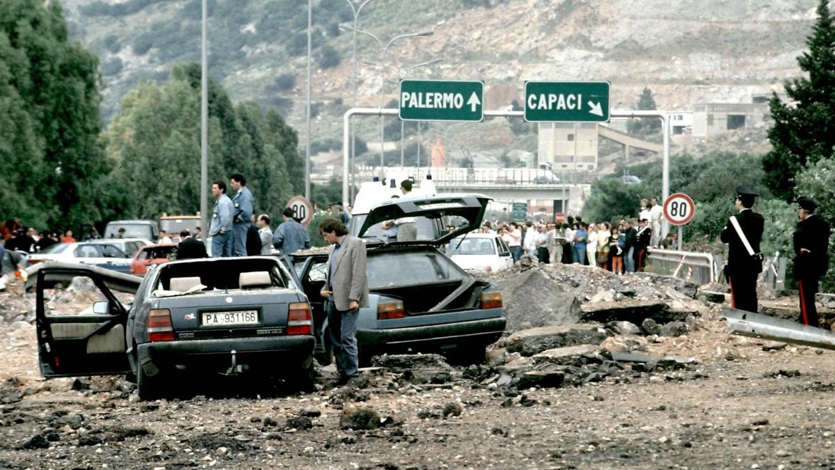 Da 39 vecchie bobine di intercettazioni, forse un po' di luce sulla fine di Falcone e Borsellino