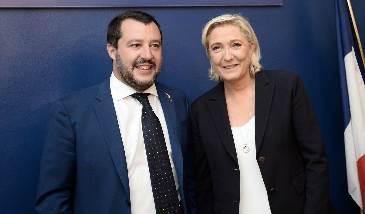 Salvini si coccola Marine Le Pen: "Rispettatela, è una donna straordinaria"