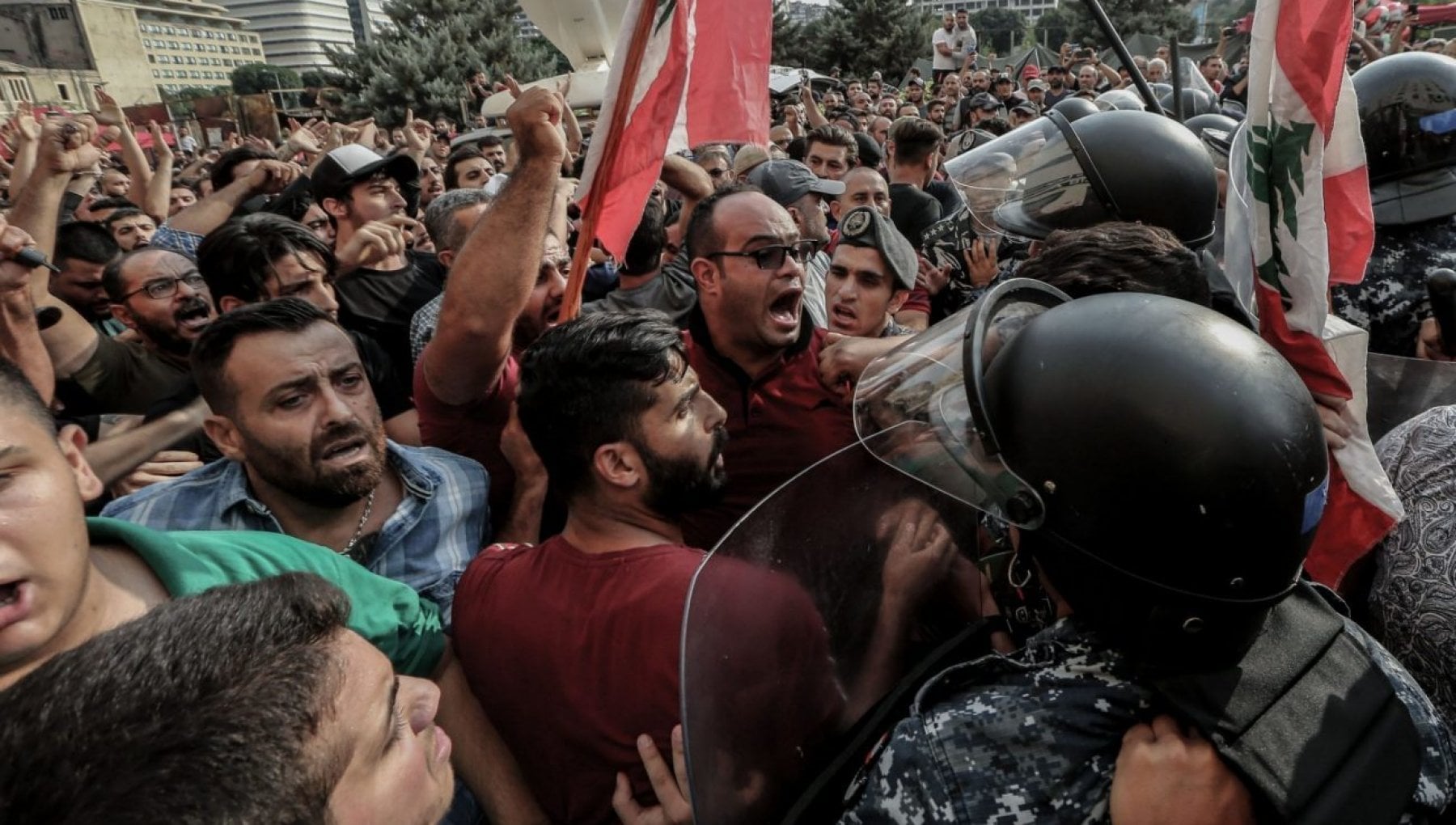 Libano, uno Stato in default, una politica malata: così sta morendo il Paese dei cedri