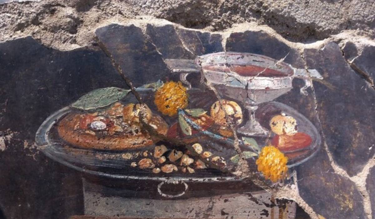 Pompei, un affresco  svela la 'prima pizza' della storia?