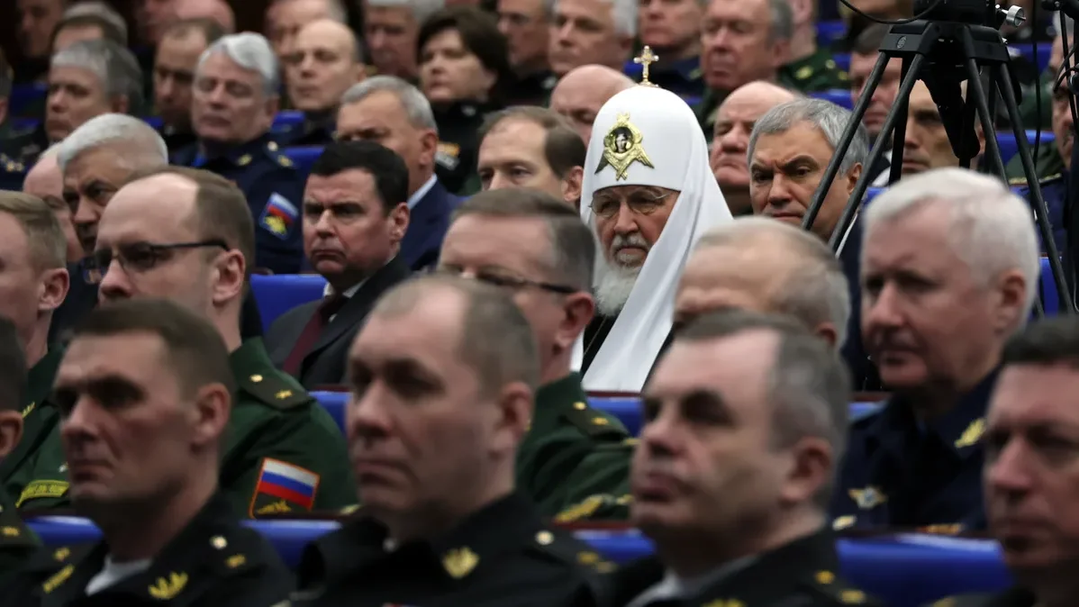 Kirill ripudia il pacifismo e mette al bando i sacerdoti che ricordano il comandamento 'non uccidere'