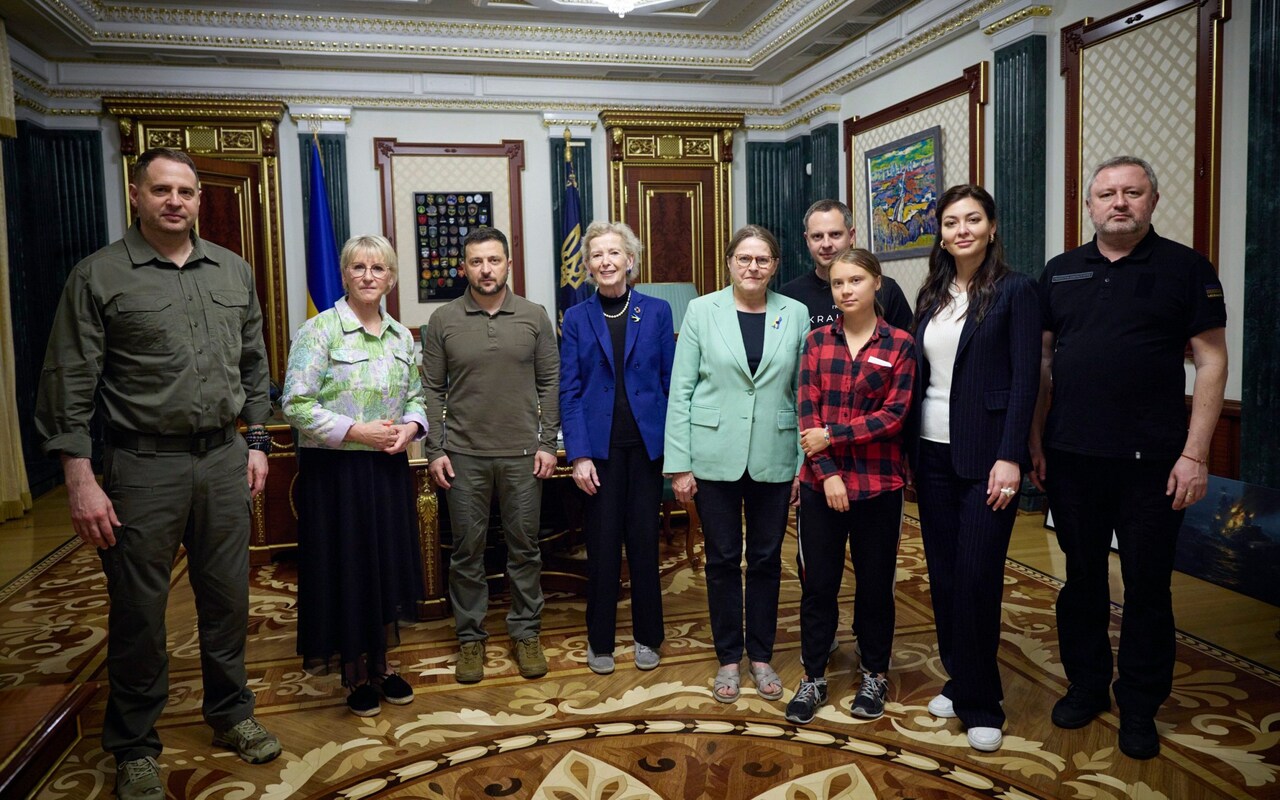 Greta Thunberg visita Kiev e condanna la blanda reazione internazionale all'ecocidio
