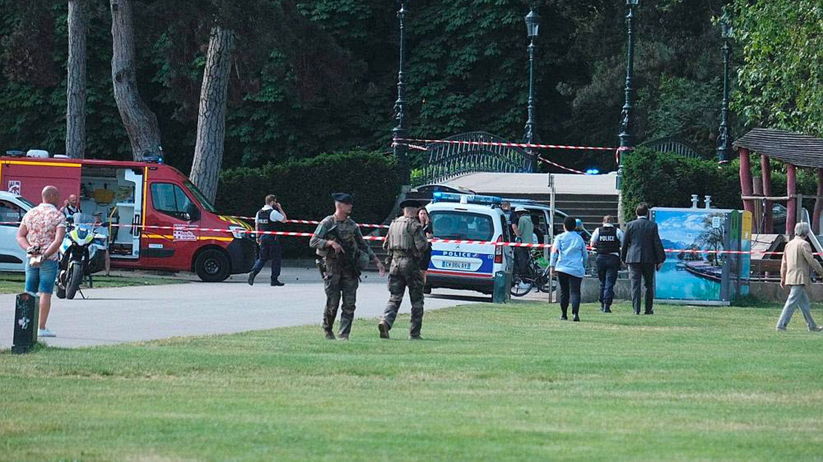 Annecy, 4 bambini accoltellati in un parco: sono gravi, arrestato l'aggressore
