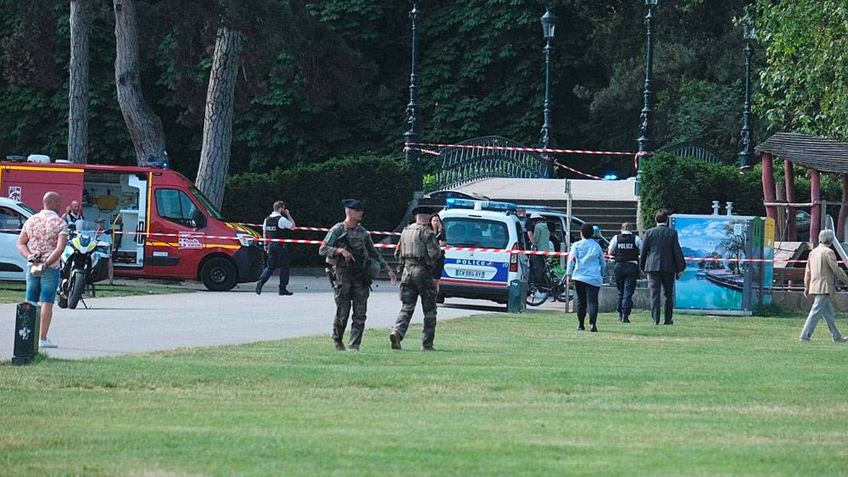 Annecy, 4 bambini accoltellati in un parco: sono gravi, arrestato l'aggressore